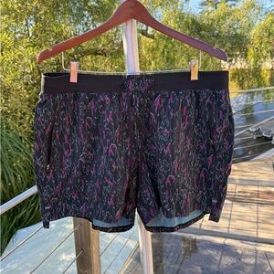 Men’s Lululemon athletic shorts - Size XXL